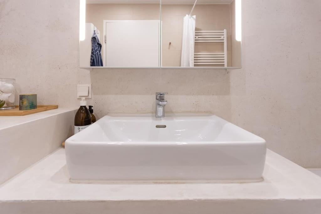 Dream Apartment - Central And Quiet With Ac And Free Parking Garage Vienna Exterior photo